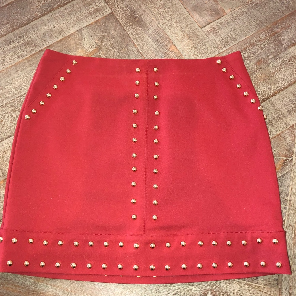 Brick red STUDDED mini skirt Gianni Bini